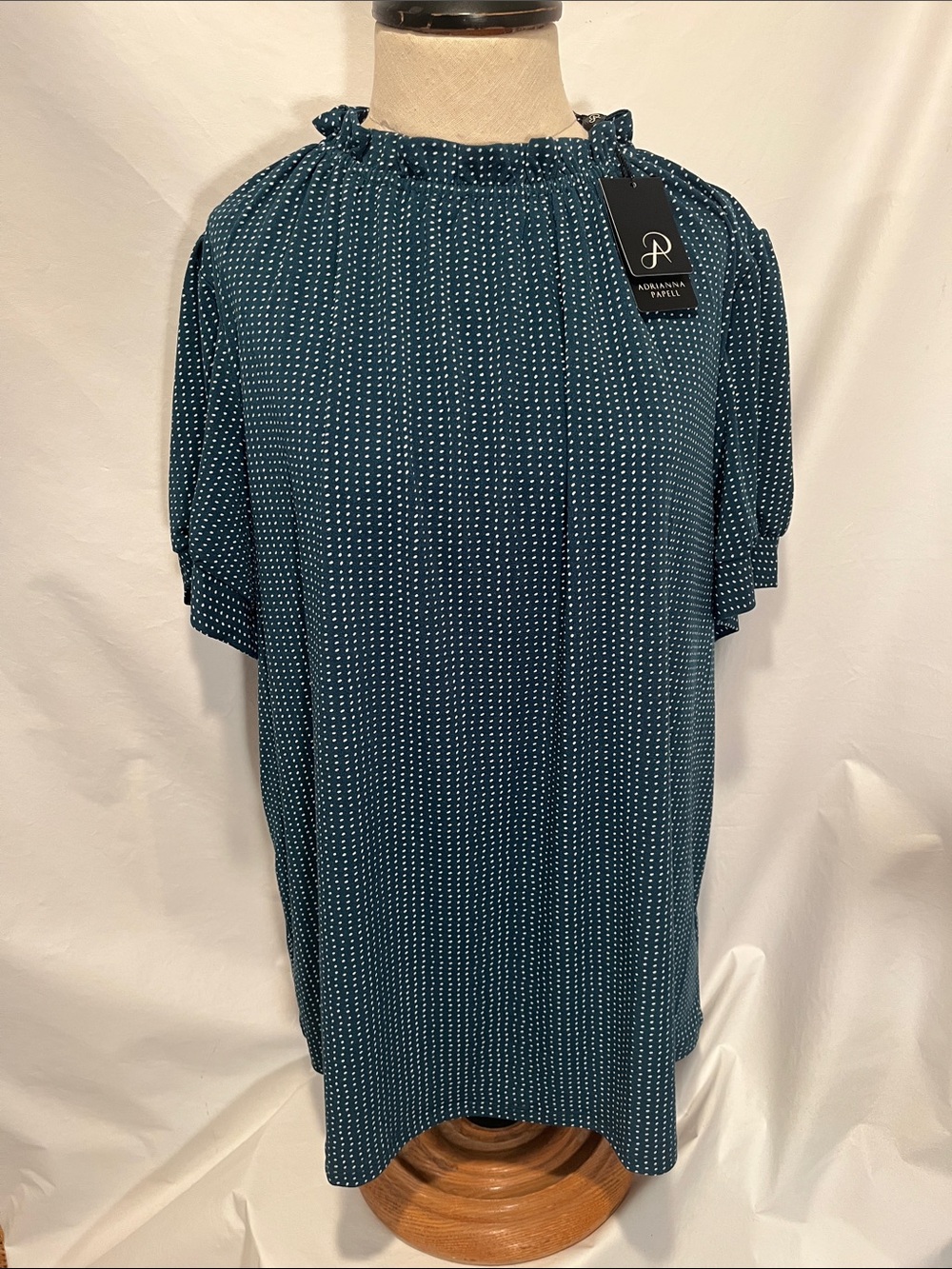 NWT Adrienne Papell GreenMini Dot Ruffle Neck Top 1X